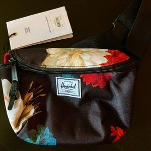 NWT Herschel Supply Co, Vintage Floral Fanny Pack
